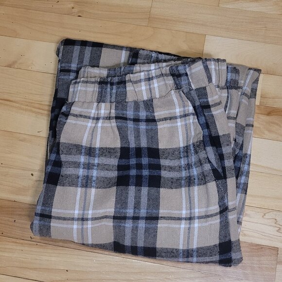 A plaid joggers by Shein - Picture 3 of 8